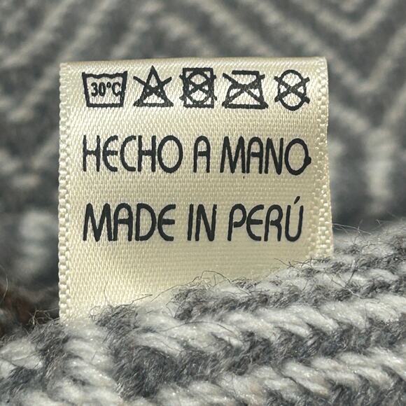 Alpaca Oscatex Knit Hooded Poncho OS Gray White Aztec Boho Cozy Outdoor NWOT - Picture 15 of 15